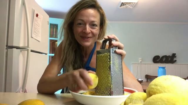 Apples and Bananas song with a twist - Music With Emily Sing-A-Long Episode смотреть онлайн