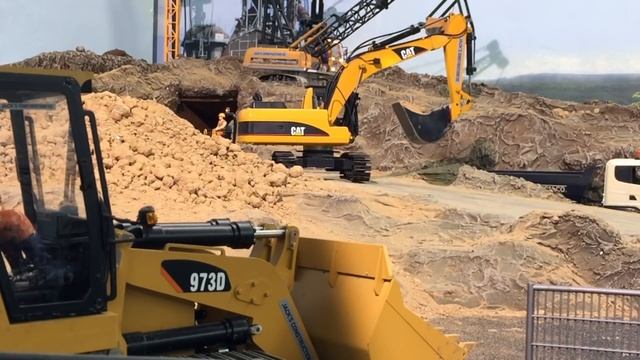 BRUDER Toys RC Excavators ✅ BRUDER Trucks for CHILDREN 😊 rc PARCOURS смотреть онлайн