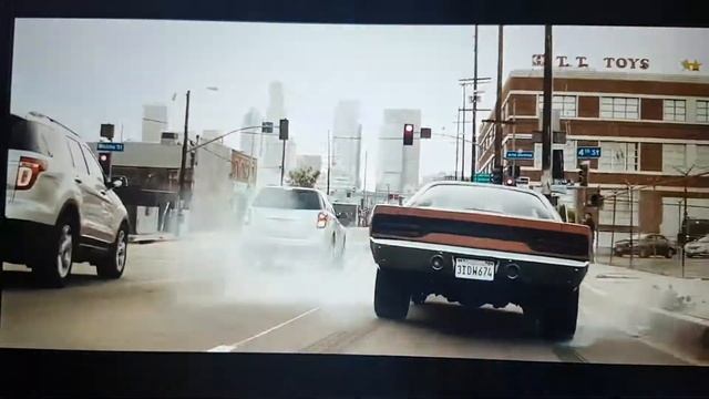 Dom chasing shaw after funeral of han.face to face car crash(hindi dubbed) смотреть онлайн