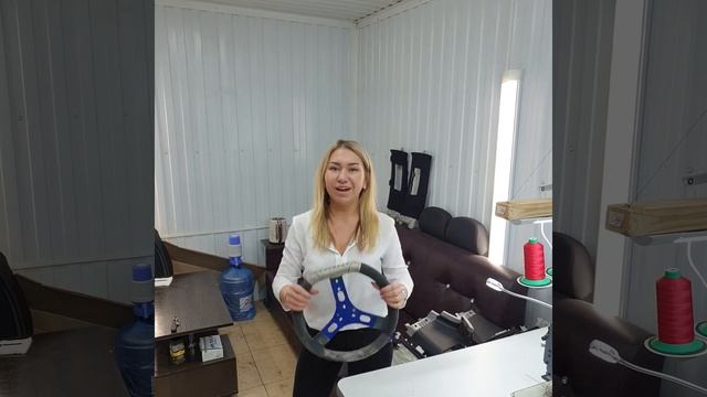 Восстановление спортивного руля и перетяжка алькантарой смотреть онлайн
