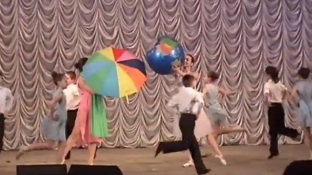 Хореографическая композиция "Дадим шар земной детям" .Постановка Ольги Гайдук смотреть онлайн