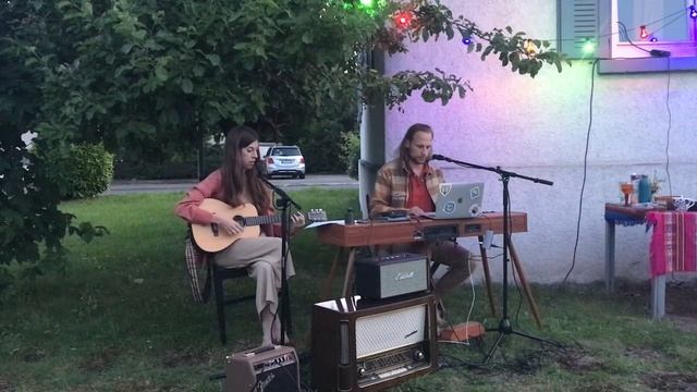 almost april - strange | live under the apple tree смотреть онлайн