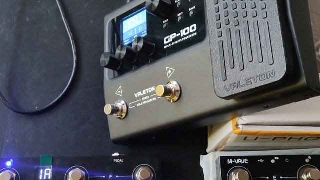 VALETON GP 100 COM O CHOCOLATE MIDI