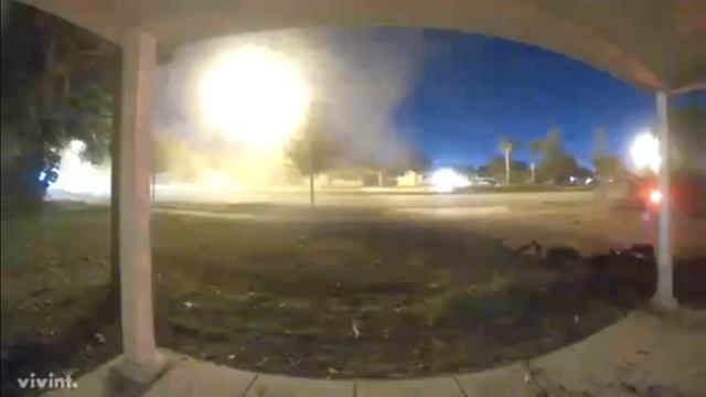 Witnesses say driver of Tesla who slammed into Miramar house was driving at a high rate of speed смотреть онлайн