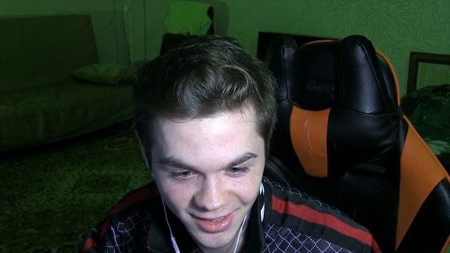 Артем Граф на стриме заснял Психа \\ Псих насрал под дверь смотреть онлайн