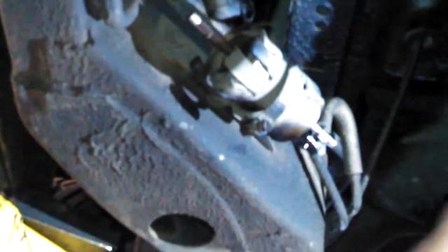 Fuel filter replacement 2001 Lincoln Town Car Install your fuel filter смотреть онлайн