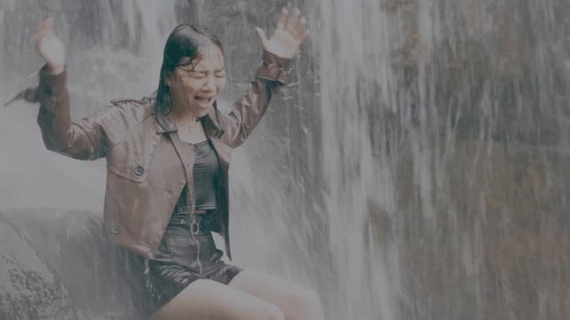 យល់ច្រឡំថាគេស្រឡាញ់យើង - សីម៉ា [ OFFICIAL AUDIO ] смотреть онлайн