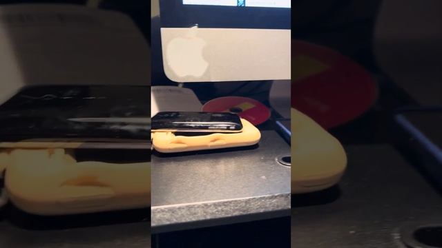 No Need To Trade in Apple Products смотреть онлайн