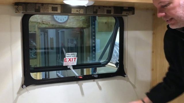 Exit Window & Thermostat смотреть онлайн