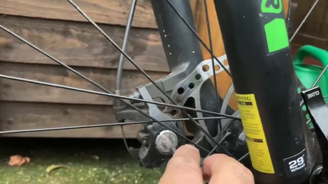 How to tighten carrera brake pad very easy смотреть онлайн