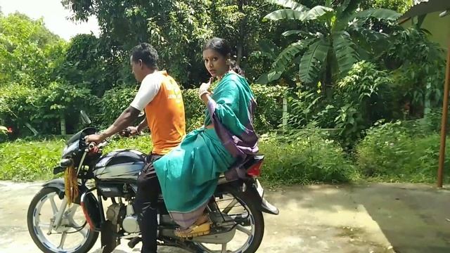 How to sit on pillion seat wearing saree смотреть онлайн