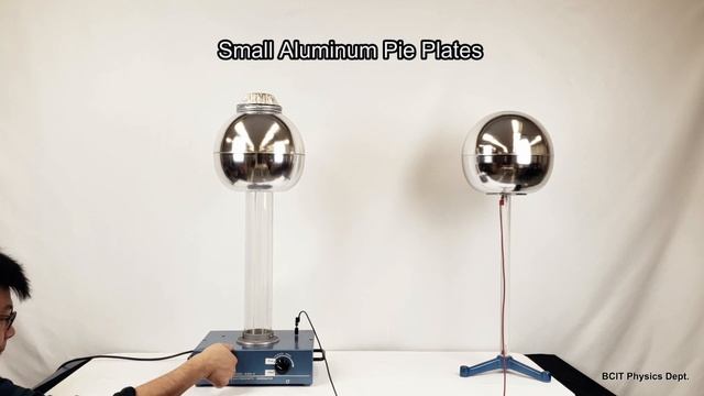 DEM04.1 Bat, Styrofoam, and Aluminum Plates for Van de Graaf Generator смотреть онлайн