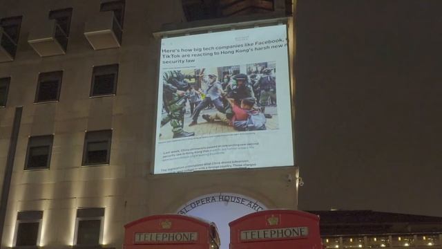Projection Action at the Apple Store in London смотреть онлайн