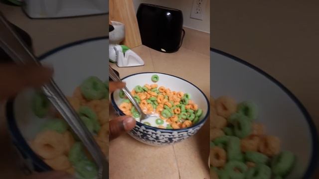 Cereal Time!!!! Apple Jacks смотреть онлайн