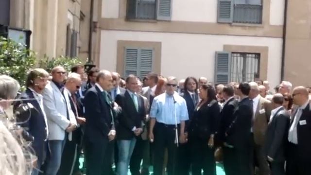 Ministeri Monza arrivo e intervento di Umberto Bossi смотреть онлайн