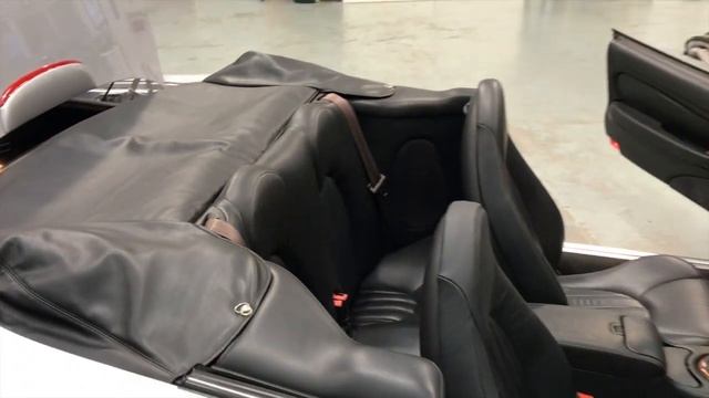2000 Jaguar XKR 4L V8 Supercharged Convertible смотреть онлайн