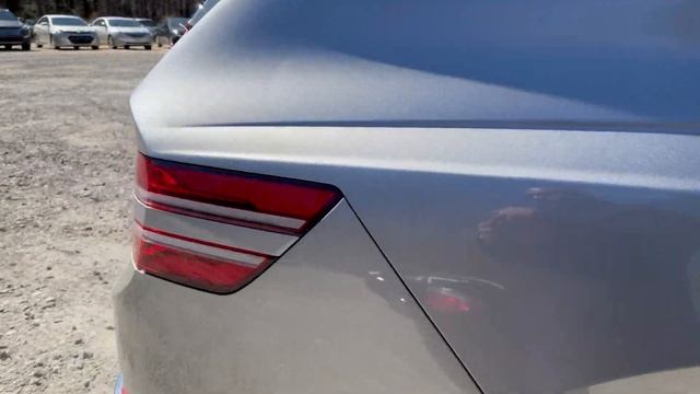 Savile Silver vs Cardiff Green: 2022 Genesis GV80 смотреть онлайн
