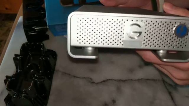 G-Drive 8 TERABYTE Unboxing! смотреть онлайн