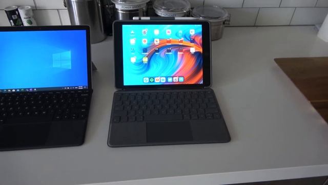 Surface Go 2 vs iPad 7th Generation: a Budget 2-in-1 Battle for the Ages! смотреть онлайн