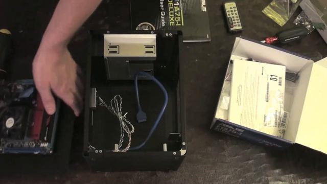 Build a Tiny AMD APU Gaming PC смотреть онлайн