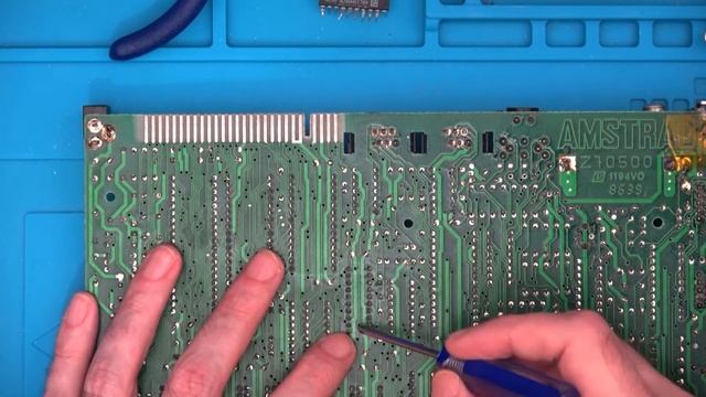 Fixing a Sinclair ZX Spectrum +2 (Grey) Part 7 - GAL chip mod fix смотреть онлайн