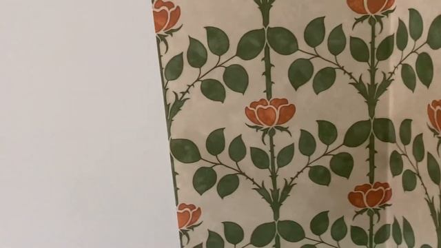 Hanging Fabric Wallpaper Around Windows While Keeping Pattern Perfectly Straight - Spencer Colgan смотреть онлайн
