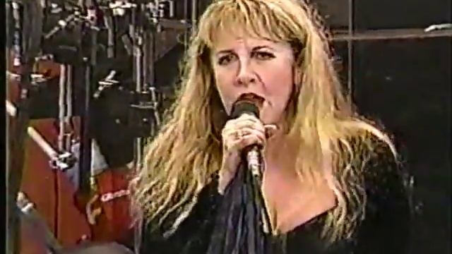 Stevie Nicks - Whole Lotta Trouble 08-14-1998 Woodstock смотреть онлайн