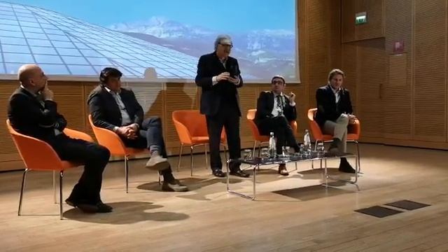 Vittorio Sgarbi al Mart смотреть онлайн