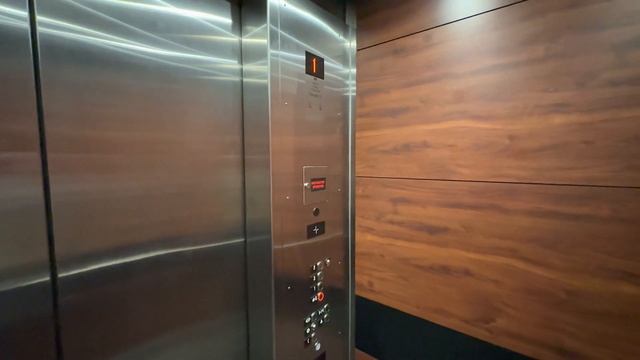 iPhone 14 Pro Max: Kone KSS 570 Hydraulic Elevators/Lifts @ Bldg C PCC West Tucson AZ смотреть онлайн