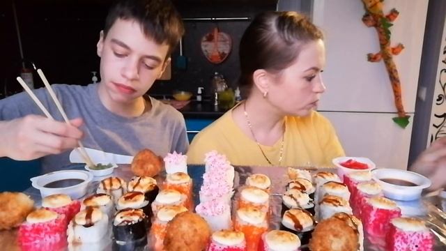 МУКБАНГ SUSHI ROLLS/СУШИ РОЛЛЫ смотреть онлайн