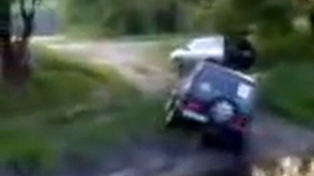 Нива-MAD. Брод в поселке Караван. смотреть онлайн