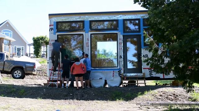 Denis Daigle - tinylifeTAKEOVER - Tiny House Construction Day #15 - Windows and Doors - Part 3 смотреть онлайн