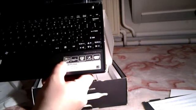 Acer One 10.1'' netbook (Intel Atom Dual Core; Windows 7 en Android) смотреть онлайн