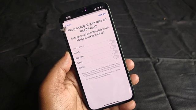 How To Log Out Apple ID From iPhone 13 | iPhone 13 Phone Me Apple ID Kaise Remove Kare смотреть онлайн