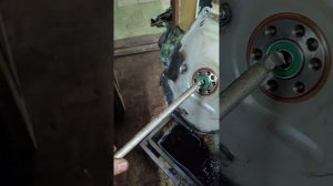 как заменить подшипник первичного вала в коленвале, классика, нива. самодельный съëмник.