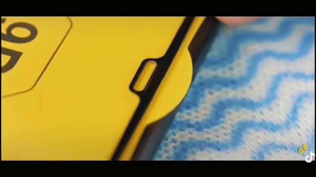 Как наклеить защитное стекло на 📱 смотреть онлайн