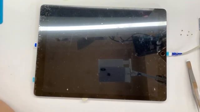 iPad Pro 12.9 A1671 修理分解途中から組み立て смотреть онлайн