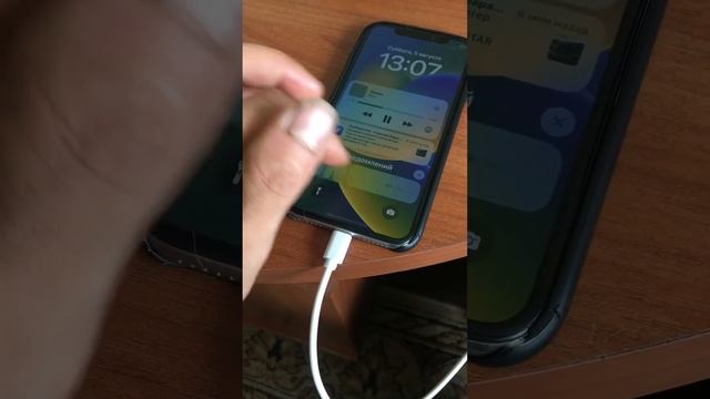 Баг после установки на iPhone X iOS 16 смотреть онлайн