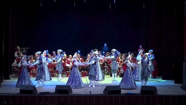 Ансамбль «Садко» и оркестр «Русские узоры». В. Маляров. «Сказ о земле русской» смотреть онлайн