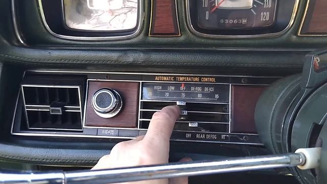 1971 Lincoln Continental MK III cold start смотреть онлайн