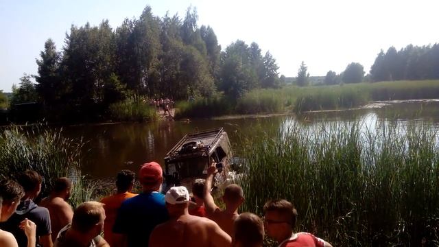 Почти поплывший Uaz 469 OFFROADFREEFEST 2015 смотреть онлайн