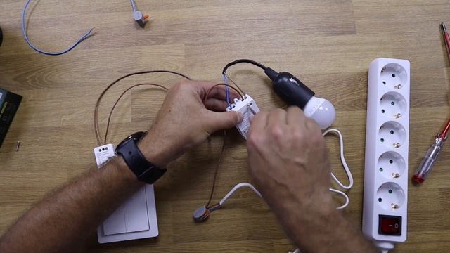 Apple HomeKit: Creating a Smart Home with EVVR in-Wall Relay Switch смотреть онлайн