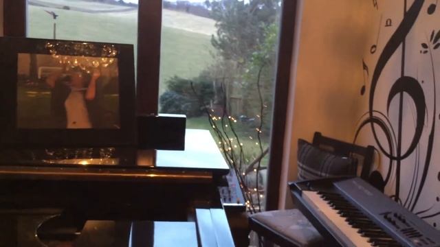 Dreamed a Dream , Emma about 14 recorded at home using digital orchestrator. смотреть онлайн