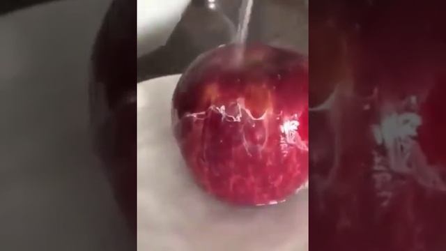 See what are there on apples which we eat смотреть онлайн