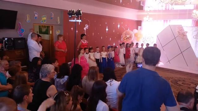 Песня про воспитателей.