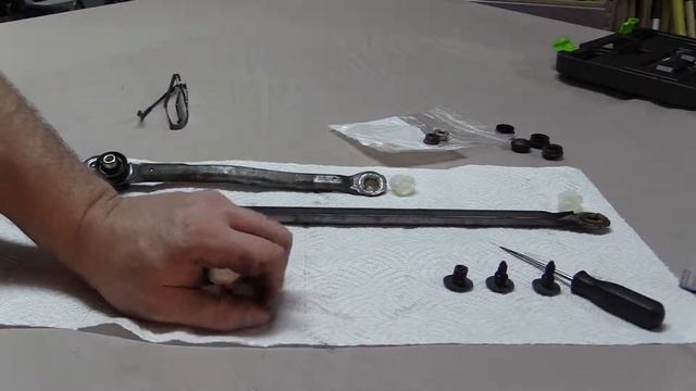 SAAB Wiper Repair using all three bushings смотреть онлайн