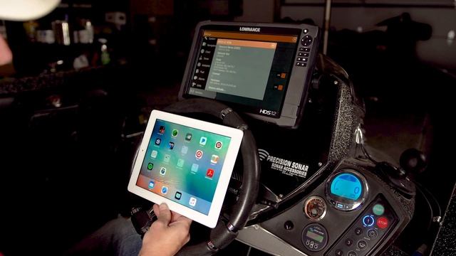 Connecting Lowrance Unit to Smartphone or Tablet Wirelessly смотреть онлайн