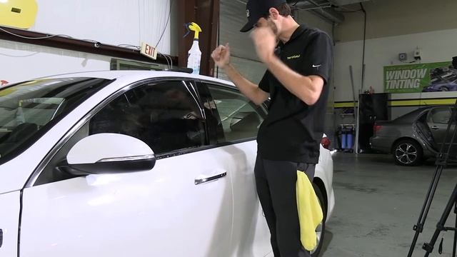 DIY vs PRO Car Window Tinting! смотреть онлайн