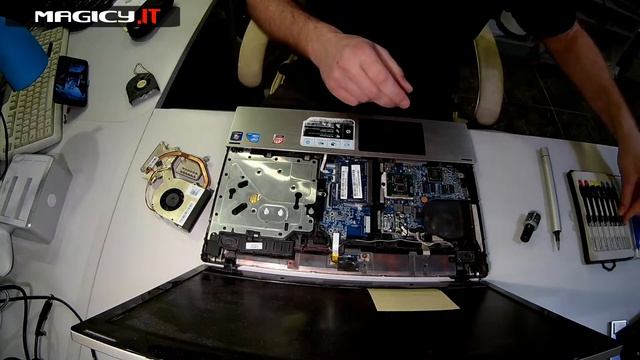 HP ProBook 4520s Disassembly - Fan Replacement