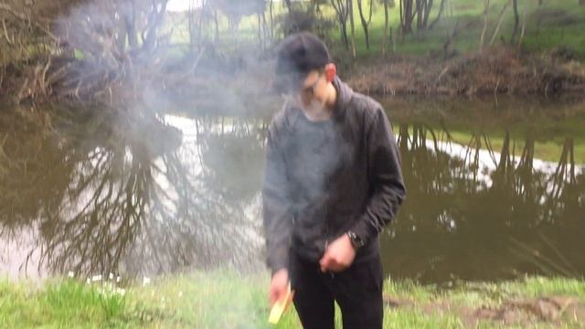 !!!BURNING iphone 5 battery - !!Gone Wrong!! - Never Try!!! смотреть онлайн